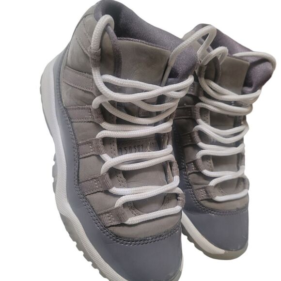 Jordan 11 Cool Gray Boys Size 12C - Picture 3 of 11
